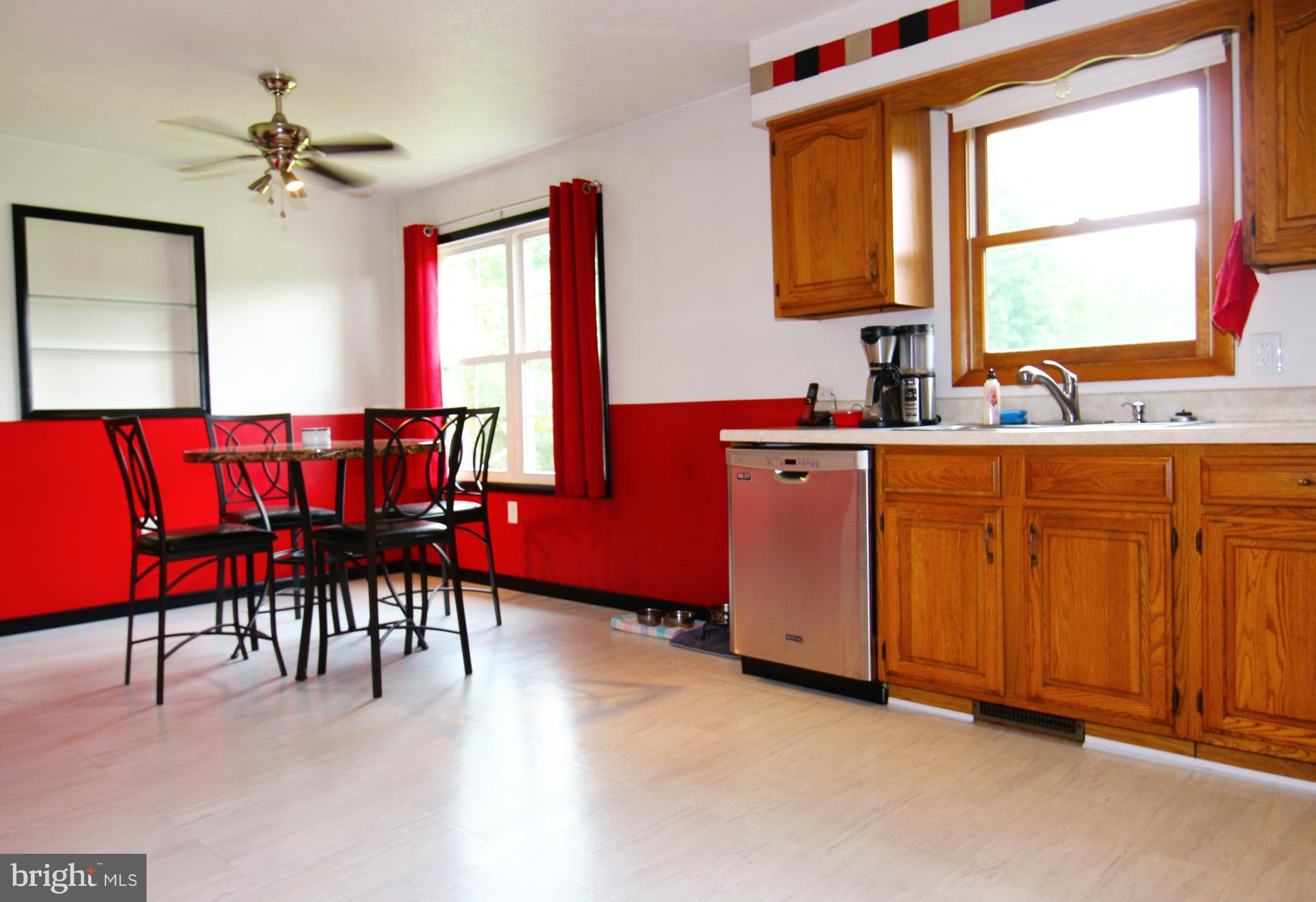 1054 Fulton Road Hedgesville, WV 25427 - Photo 4 of 26 Kitchen