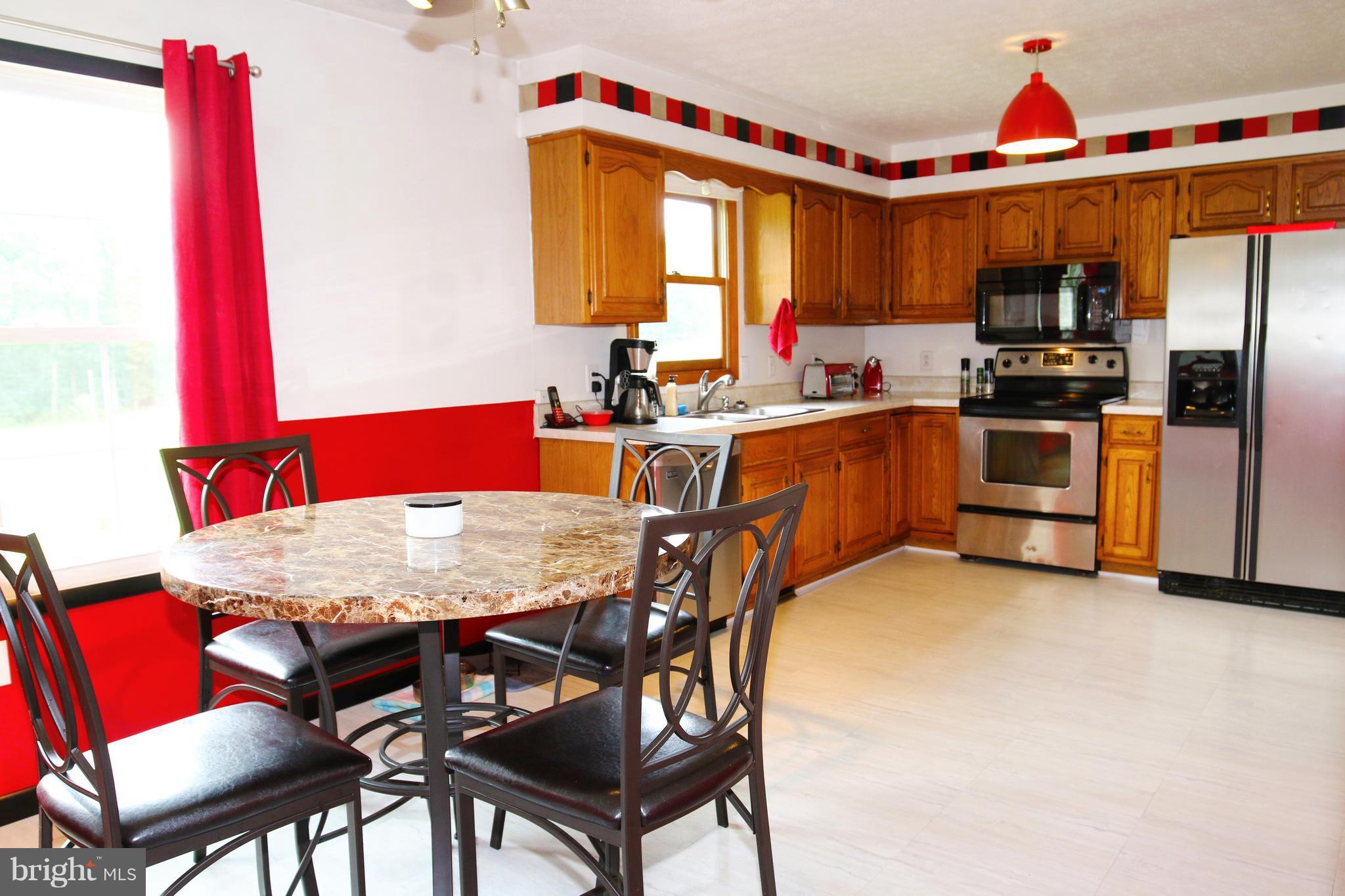 1054 Fulton Road Hedgesville, WV 25427 - Photo 6 of 26 Kitchen