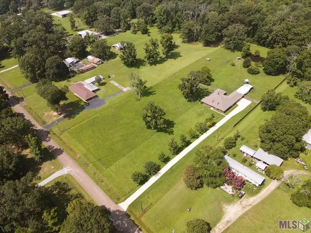 $485,000 | 15725 El Ranchitos Avenue, Pride, LA 70770