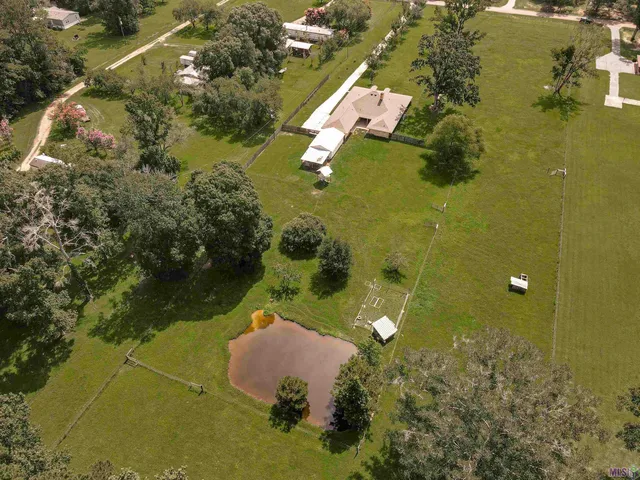 $485,000 | 15725 El Ranchitos Avenue, Pride, LA 70770