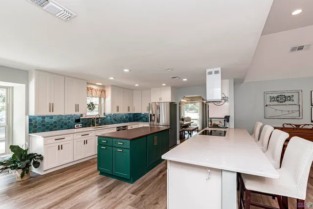 $485,000 | 15725 El Ranchitos Avenue, Pride, LA 70770