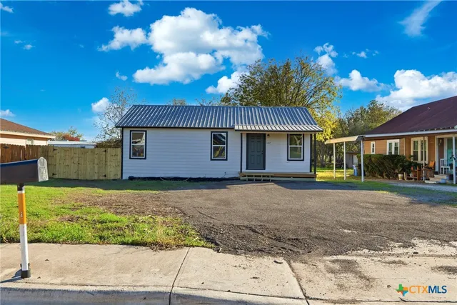 $249,000 | 127 Roosevelt Drive, Seguin, TX 78155
