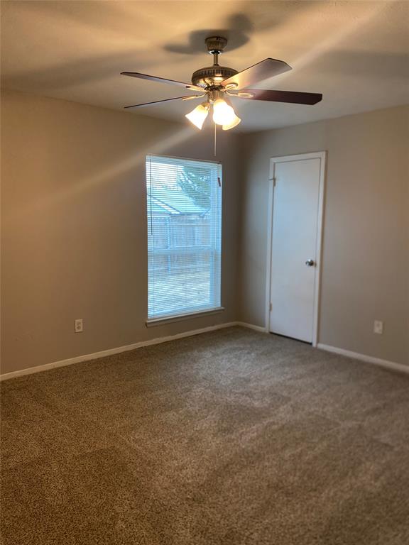 401 Curts Drive Grand Prairie, TX 75052 - Photo 11 of 15