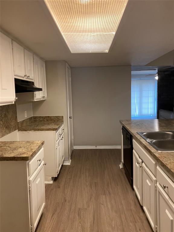 401 Curts Drive Grand Prairie, TX 75052 - Photo 8 of 15