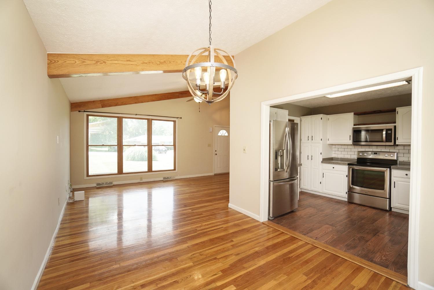 2566 Cross Country Road Beavercreek, OH 45431 - Photo 10 of 50