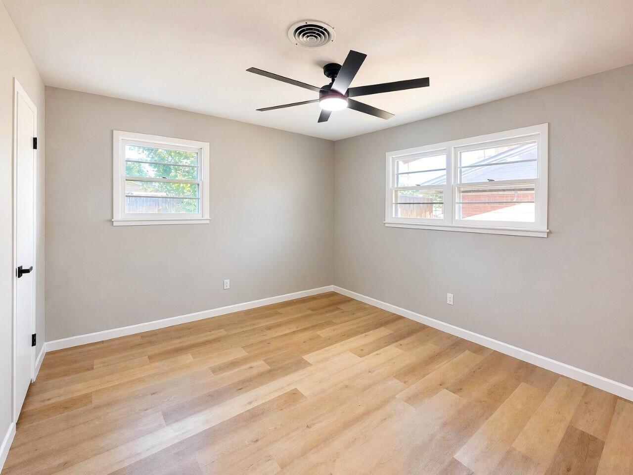 4906 18th Street Lubbock, TX 79416 - Photo 22 of 32 33-interior_primary_bedroom_1