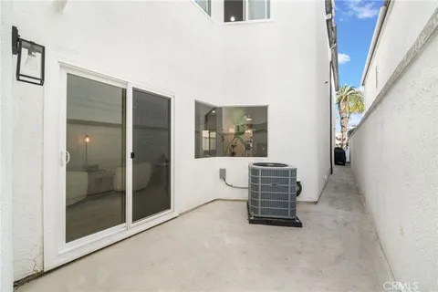 $2,795,000 | 511 9th Street, Huntington Beach, CA 92648