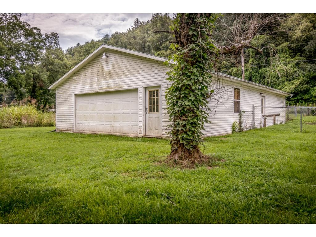 111 Chapel Way Del Rio, TN 37727 - Photo 3 of 34 Photo 3