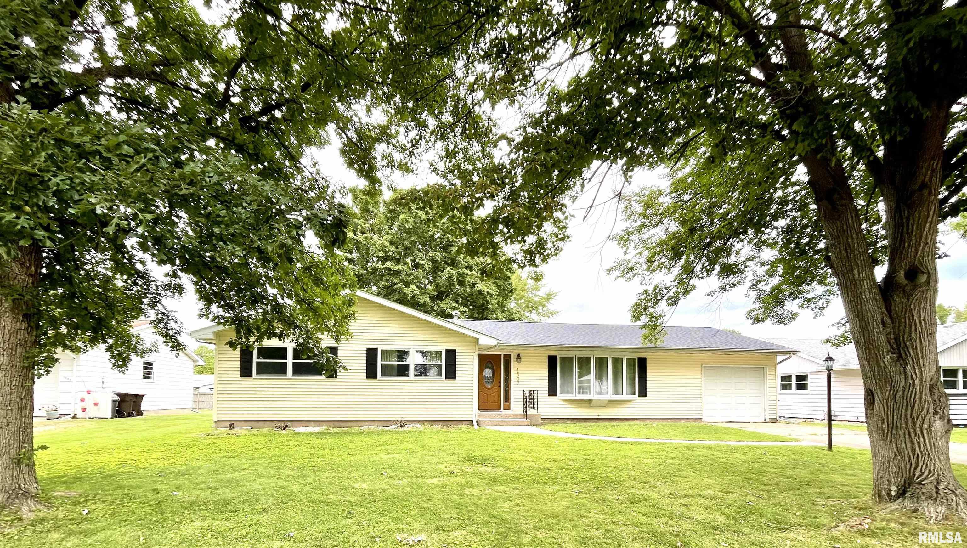 1507 Rutledge Drive Lincoln, IL 62656 - Photo 1 of 13 Gallery Image 1