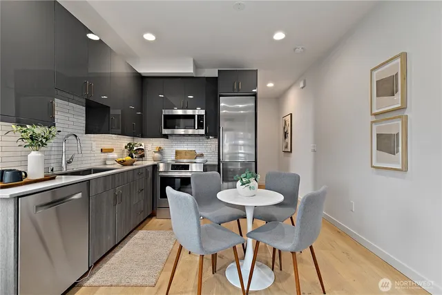 $565,000 | 4100 37th Avenue South, Seattle, WA 98118