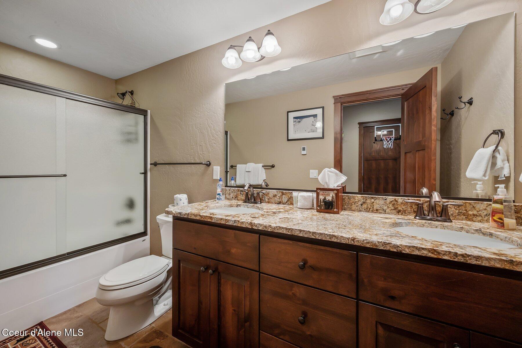 153 Chutes Lane Sandpoint, ID 83864 - Photo 30 of 40 --32.jpg-SMALL