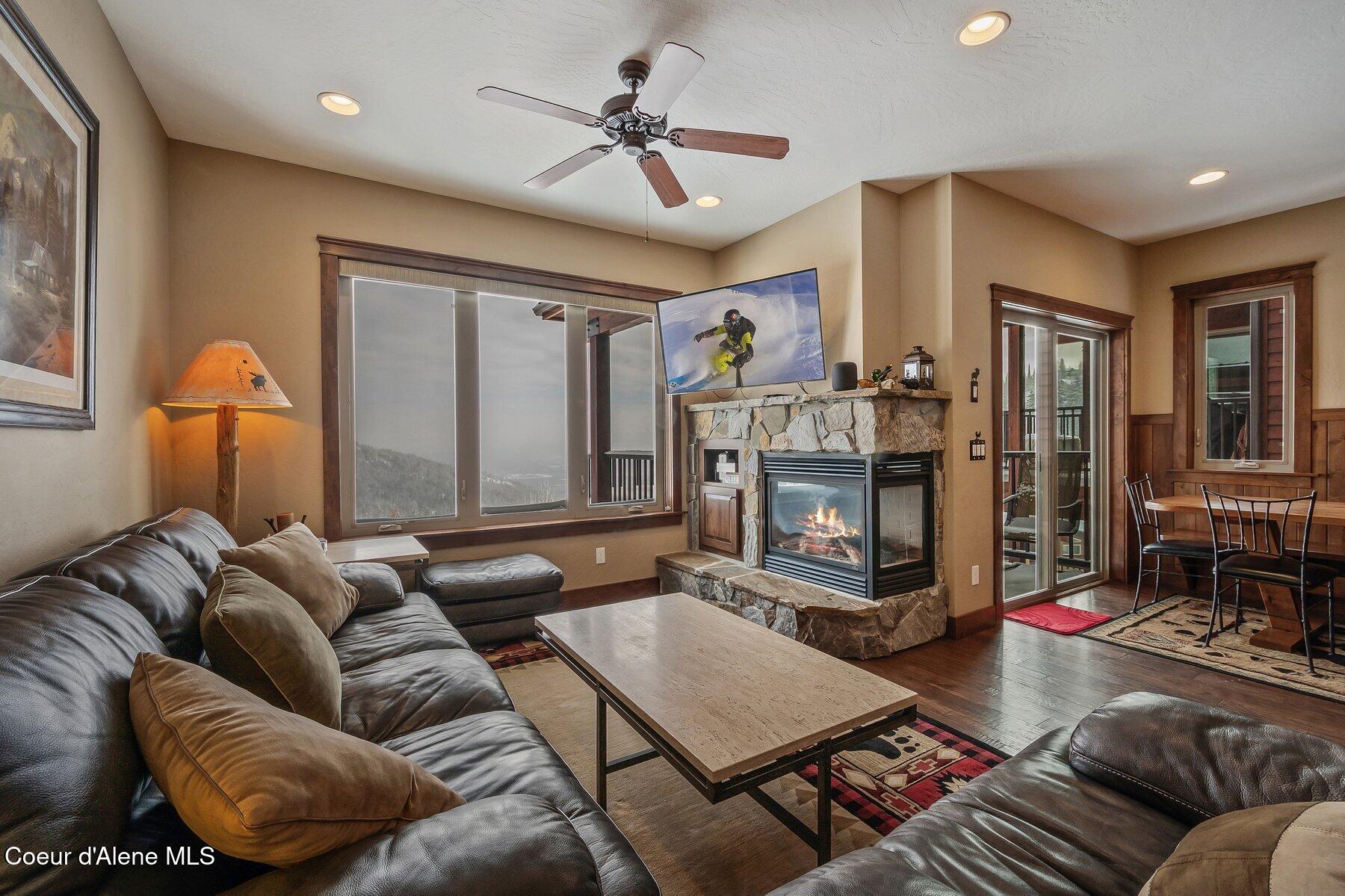 153 Chutes Lane Sandpoint, ID 83864 - Photo 8 of 40 --10.jpg-SMALL