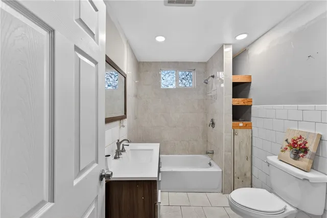 $389,900 | 33 Prudence Avenue, Providence, RI 02909