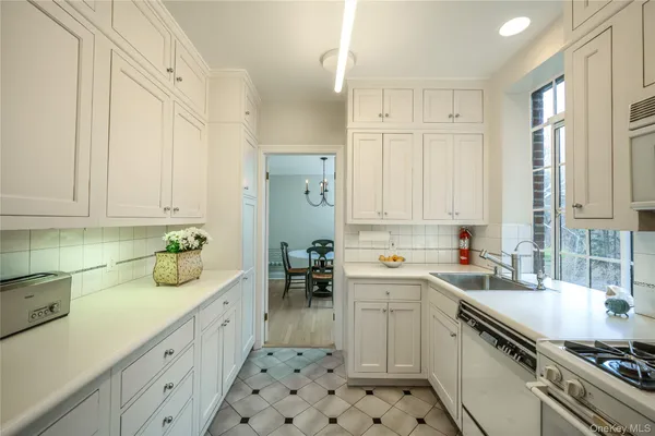 $950,000 | 100 Ardsley Avenue West, Unit 5G, Irvington, NY 10533