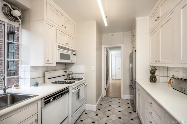 $950,000 | 100 Ardsley Avenue West, Unit 5G, Irvington, NY 10533