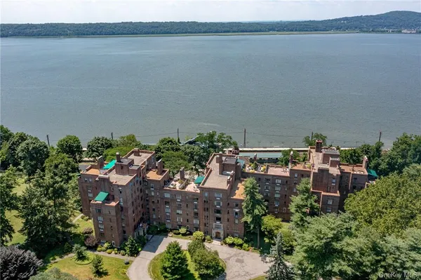 $950,000 | 100 Ardsley Avenue West, Unit 5G, Irvington, NY 10533