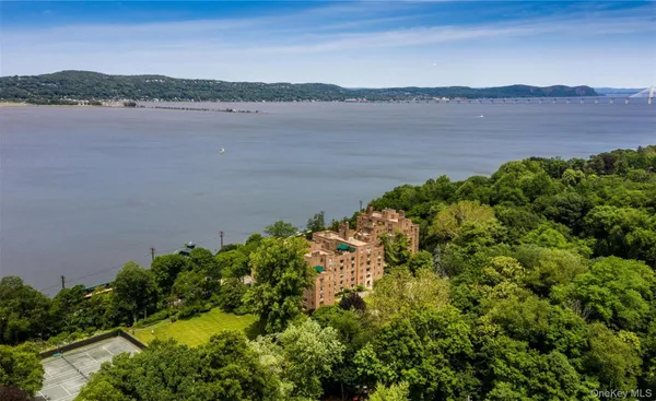 $950,000 | 100 Ardsley Avenue West, Unit 5G, Irvington, NY 10533