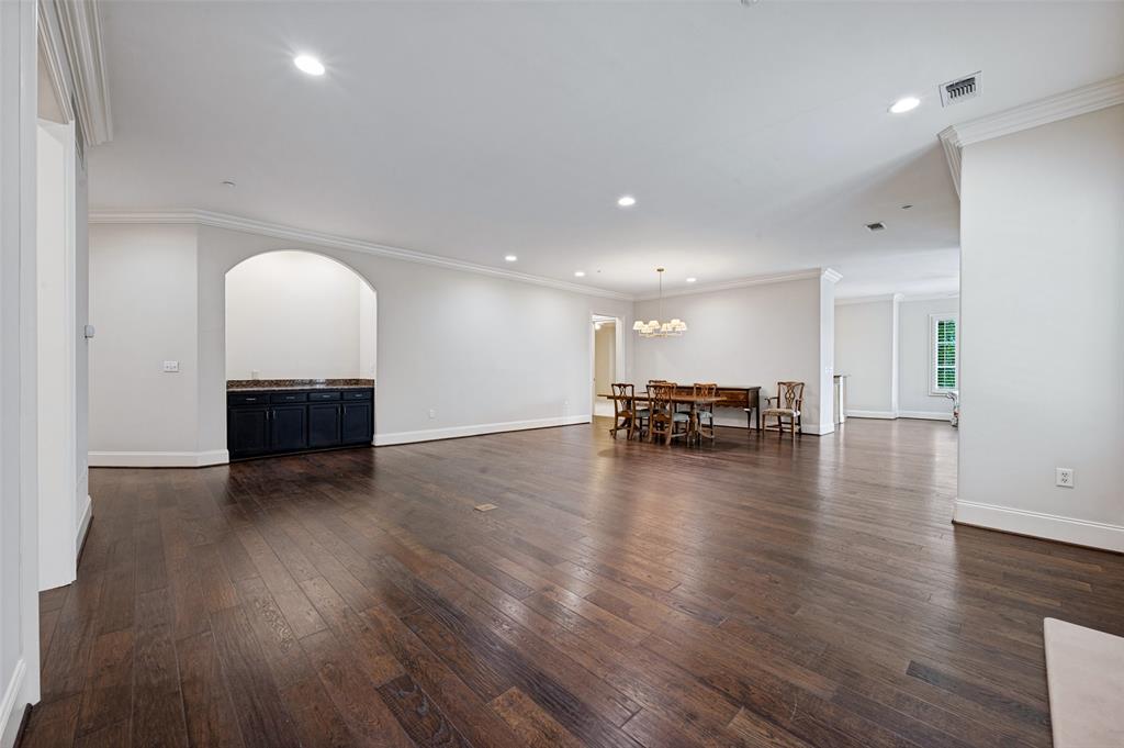 8505 Edgemere Road, Unit 202 Dallas, TX 75225 - Photo 8 of 27 Gallery Image 8