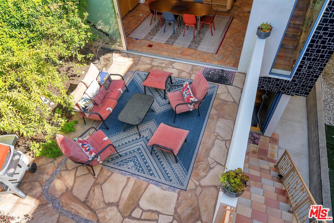 2419 Ocean Avenue Venice, CA 90291 - Photo 19 of 41 an outdoor space with seating