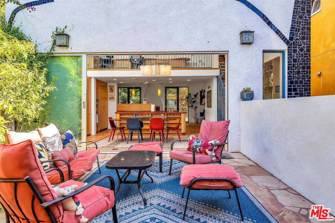 2419 Ocean Avenue Venice, CA 90291 - Photo 3 of 41