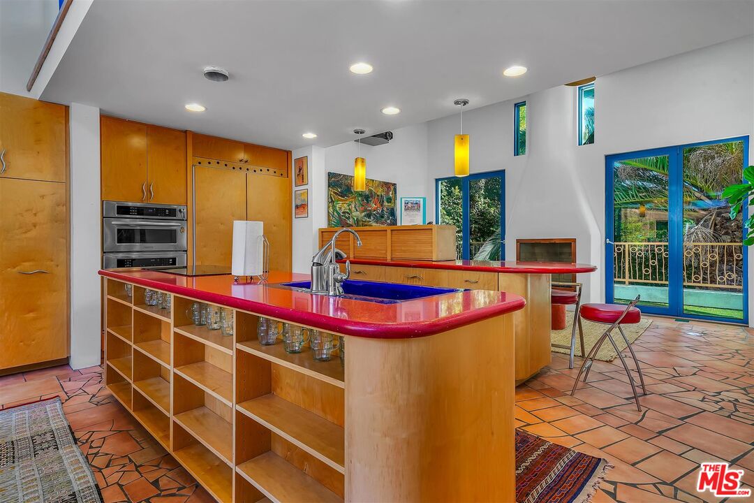 2419 Ocean Avenue Venice, CA 90291 - Photo 35 of 41 a view of a living room with a table and chairs