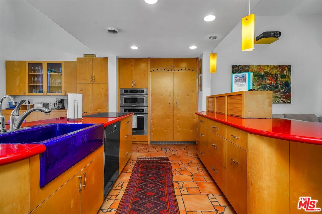 2419 Ocean Avenue Venice, CA 90291 - Photo 6 of 41 a view of a living room with a sink