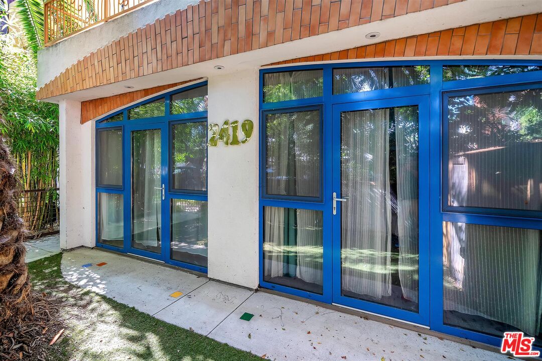 2419 Ocean Avenue Venice, CA 90291 - Photo 10 of 41 a view of a brick building with a outdoor space