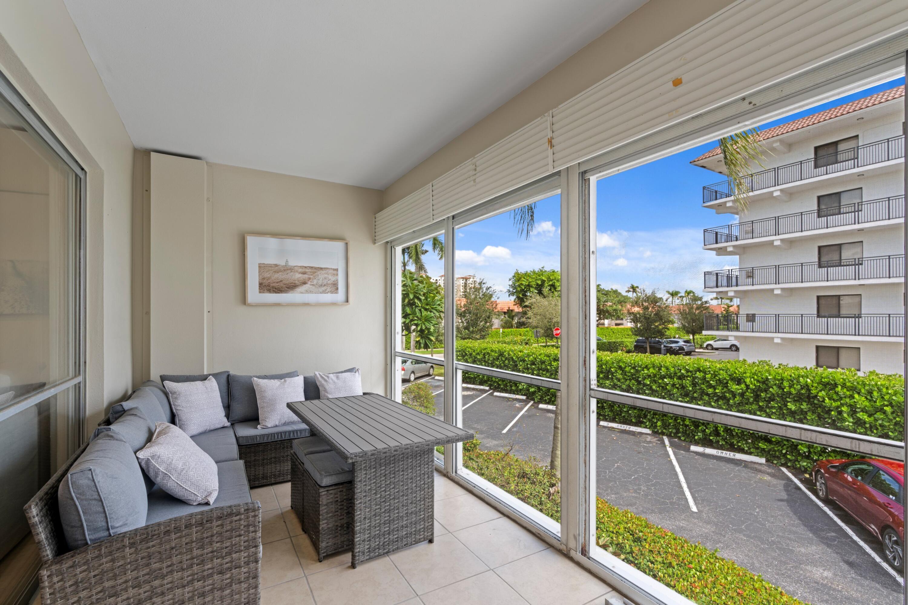 40 Southeast 13th Street, Unit B1 Boca Raton, FL 33432 - Photo 6 of 34 Patio