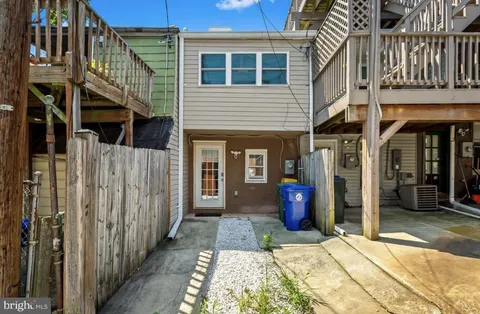 a house view with a outdoor space