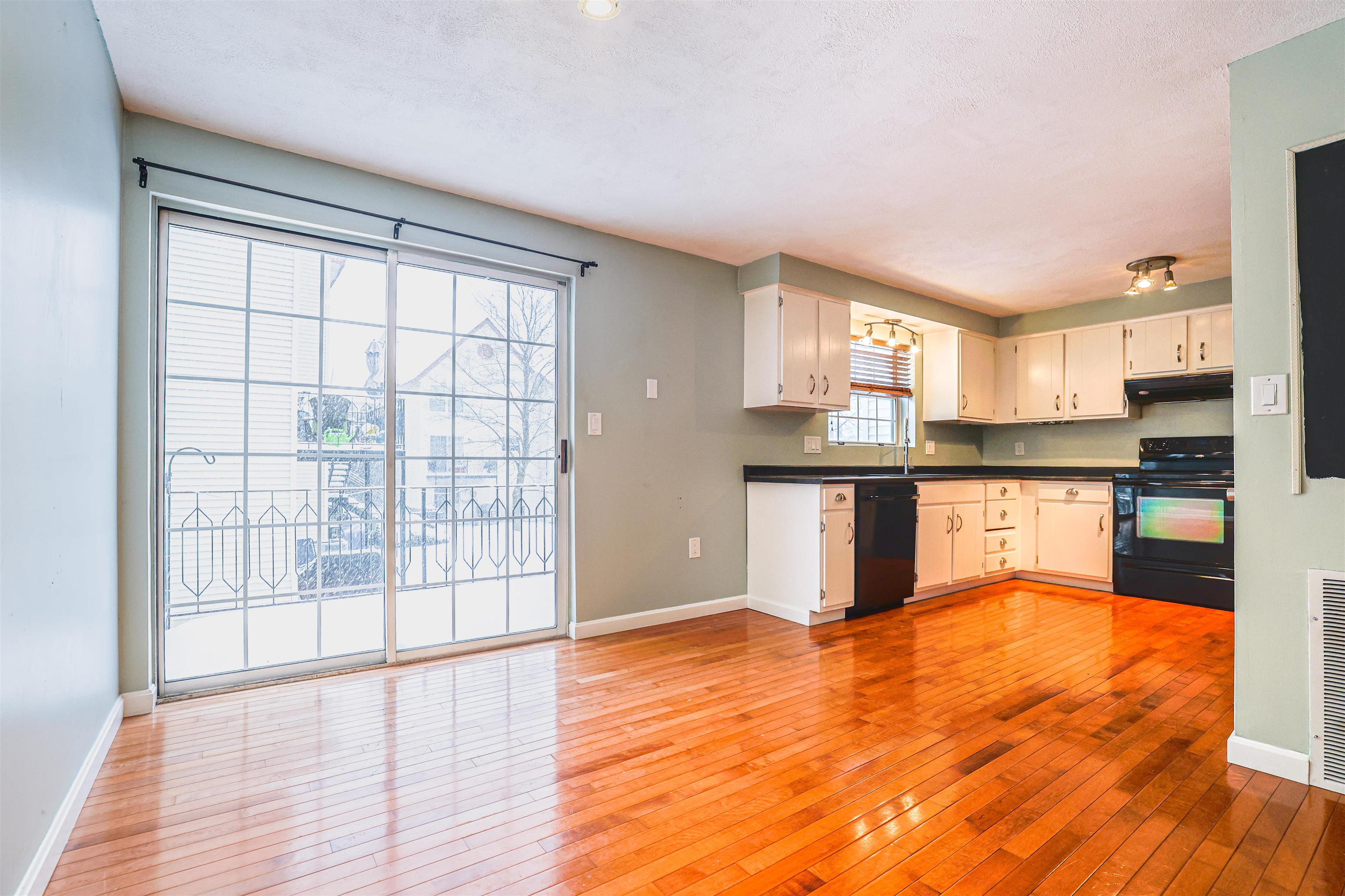 90 East Ridge Road Merrimack, NH 03054 - Photo 4 of 27