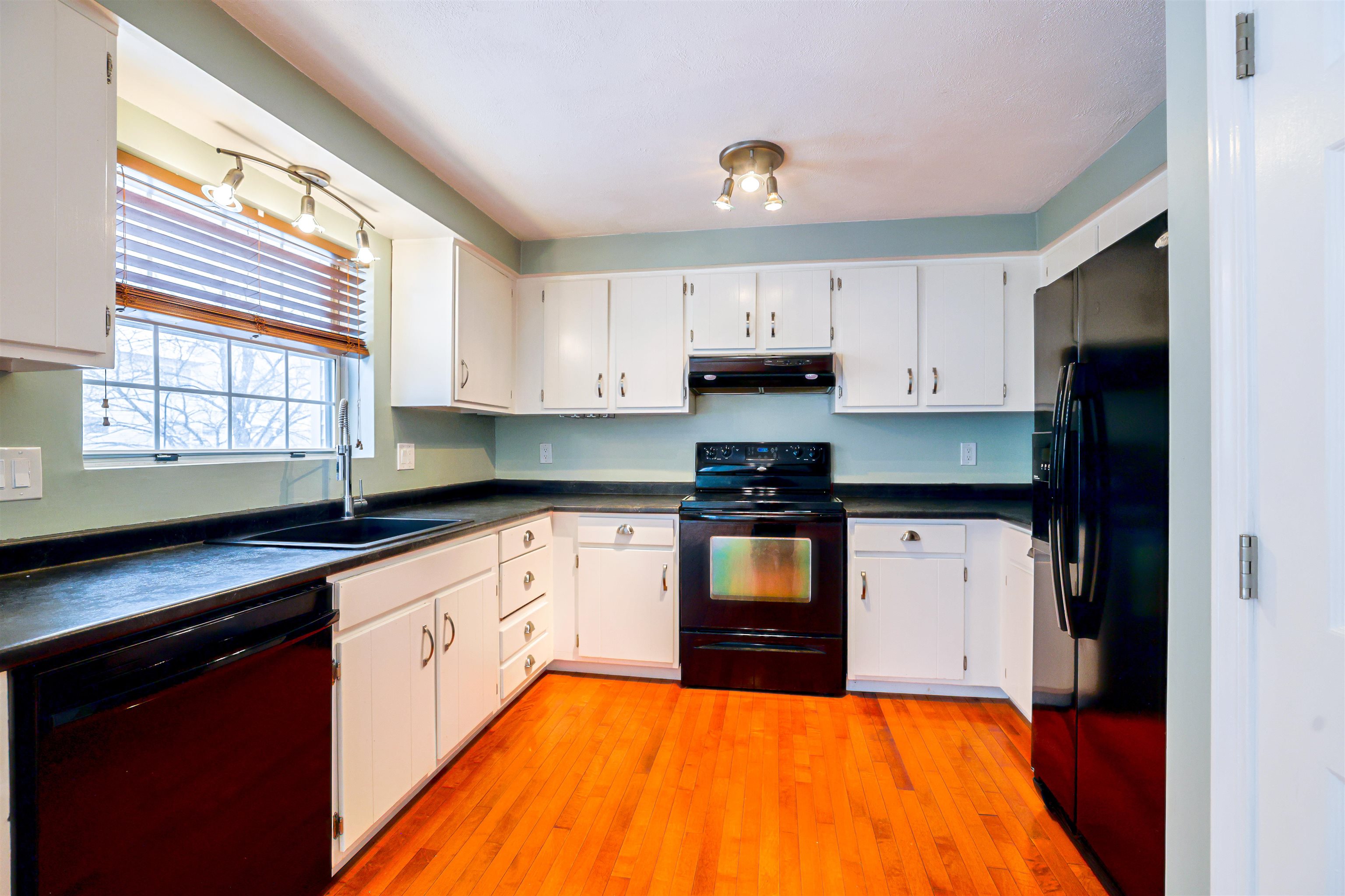 90 East Ridge Road Merrimack, NH 03054 - Photo 5 of 27