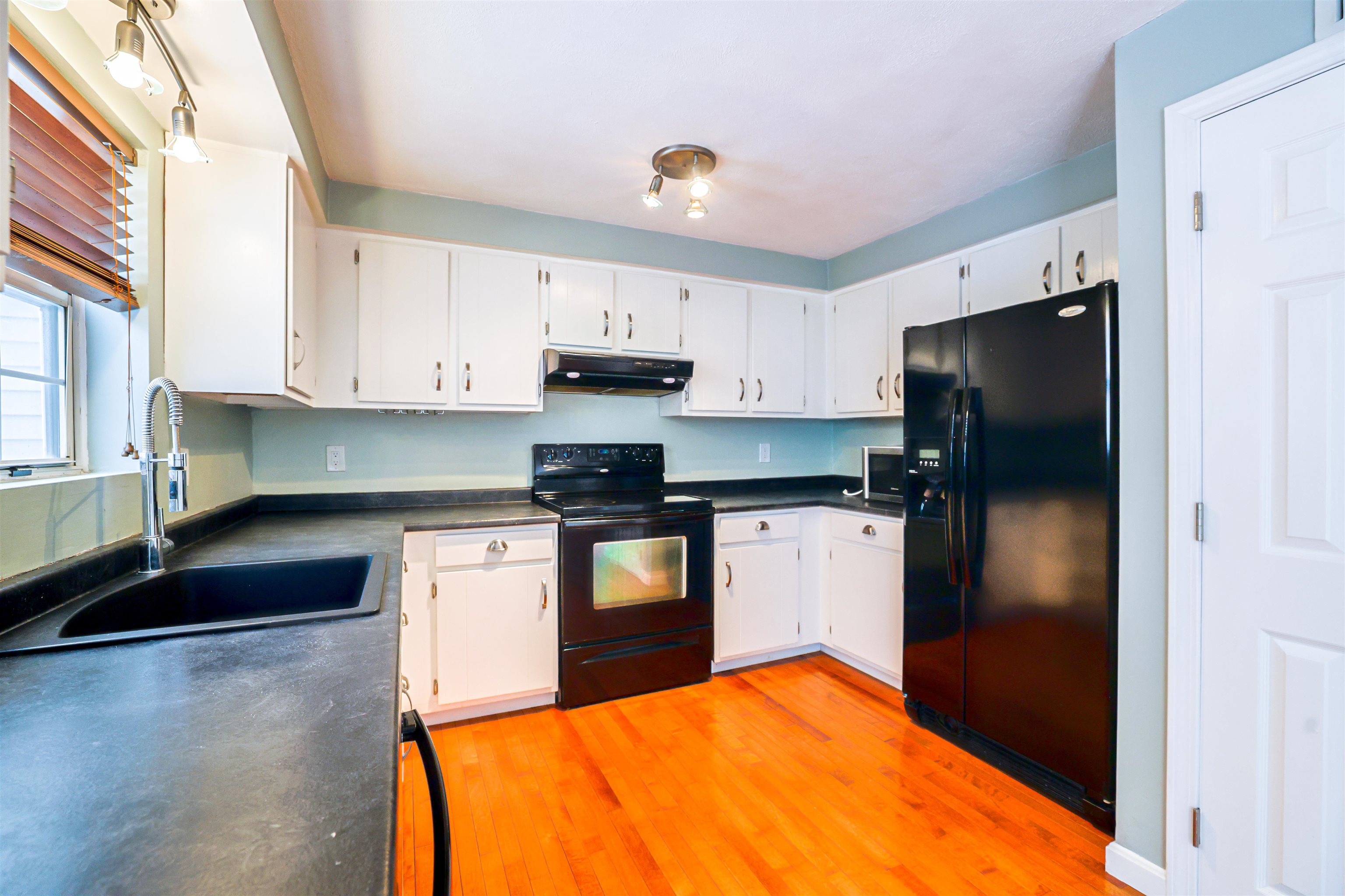 90 East Ridge Road Merrimack, NH 03054 - Photo 6 of 27