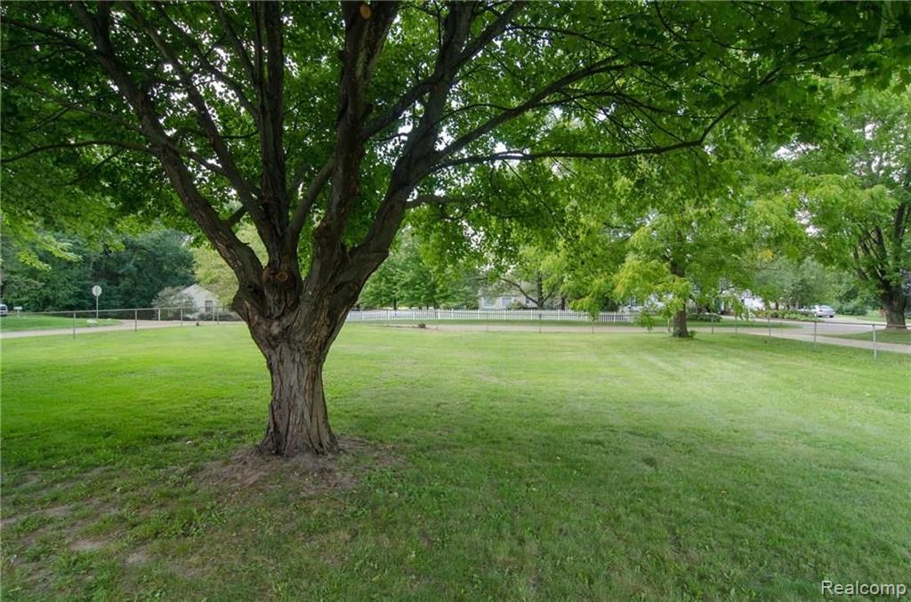 3550 Woodcrest Road Rochester Hills, MI 48309 - Photo 17 of 51