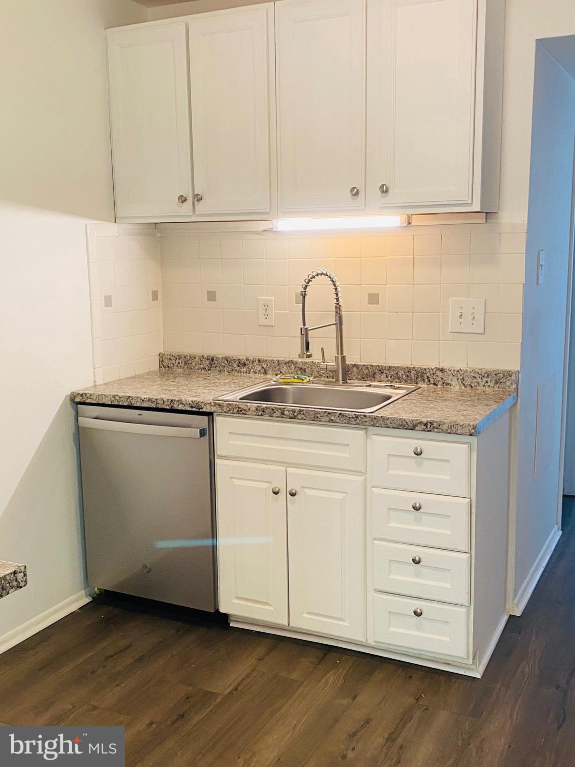 2072 Royal Fern Court, Unit 22B Reston, VA 20191 - Photo 17 of 21 Kitchen