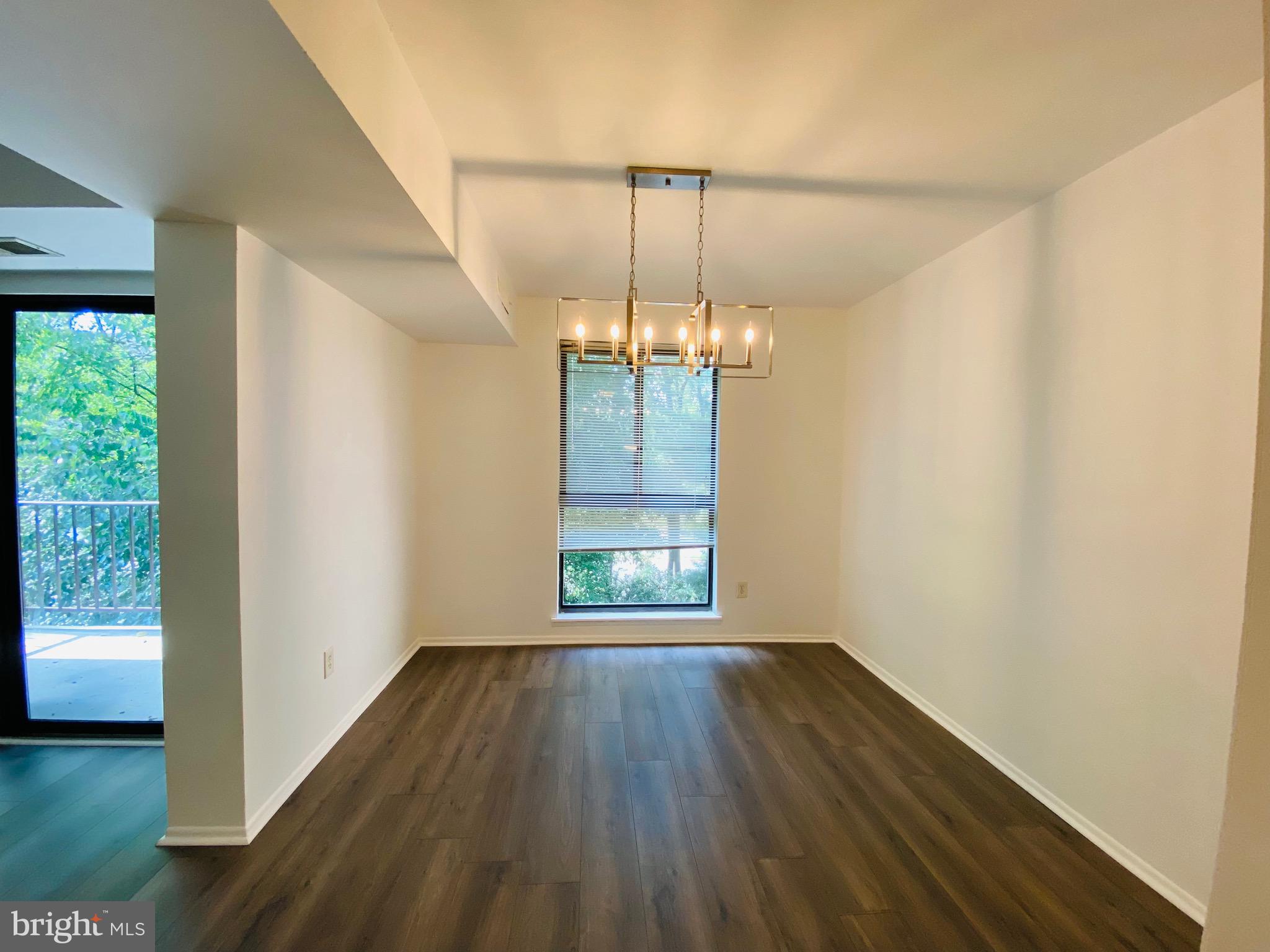 2072 Royal Fern Court, Unit 22B Reston, VA 20191 - Photo 4 of 21 Dining Room