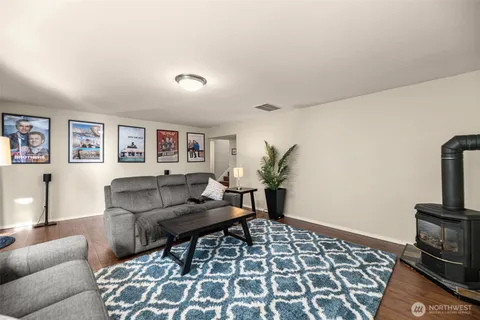 $1,100,000 | 19812 13th Place West, Lynnwood, WA 98036