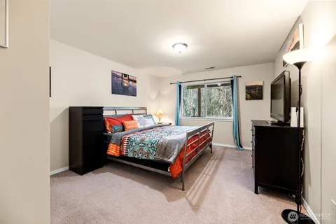 $1,100,000 | 19812 13th Place West, Lynnwood, WA 98036