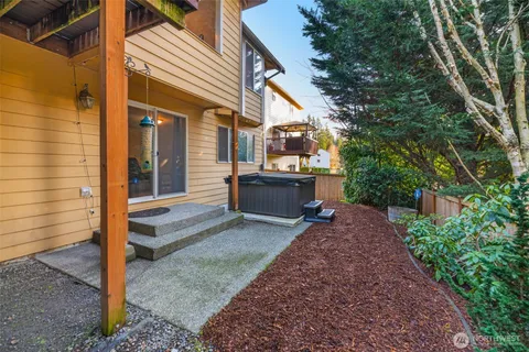 $1,100,000 | 19812 13th Place West, Lynnwood, WA 98036