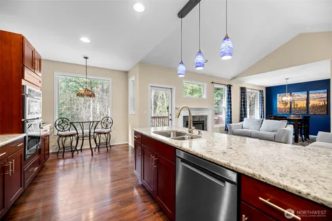 $1,100,000 | 19812 13th Place West, Lynnwood, WA 98036