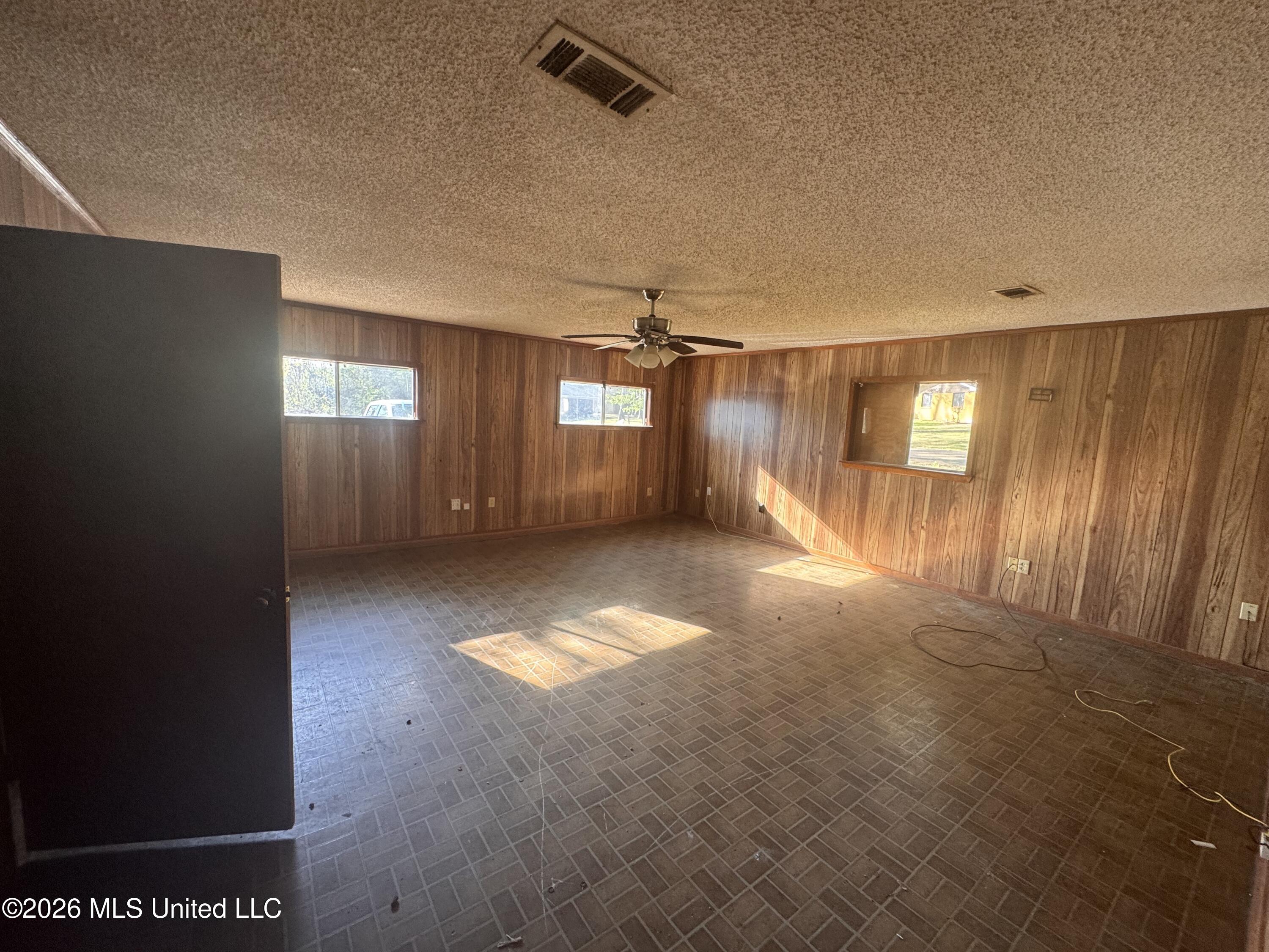 1169 Marble Street Jackson, MS 39212 - Photo 2 of 6 IMG_5634