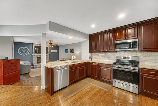 $740,000 | 4458 Hatch Lane, Lisle, IL 60532