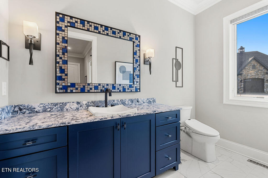 511 Commodore Drive Lenoir City, TN 37772 - Photo 27 of 60 Powder Bathroom Main Floor