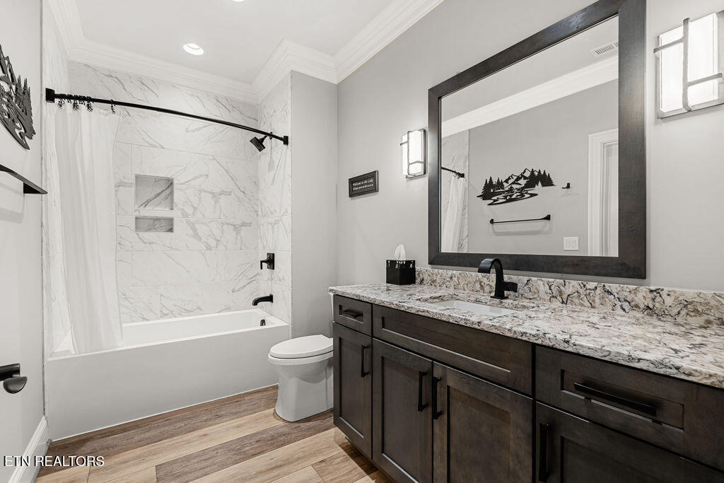 511 Commodore Drive Lenoir City, TN 37772 - Photo 41 of 60 Full Bathroom 3