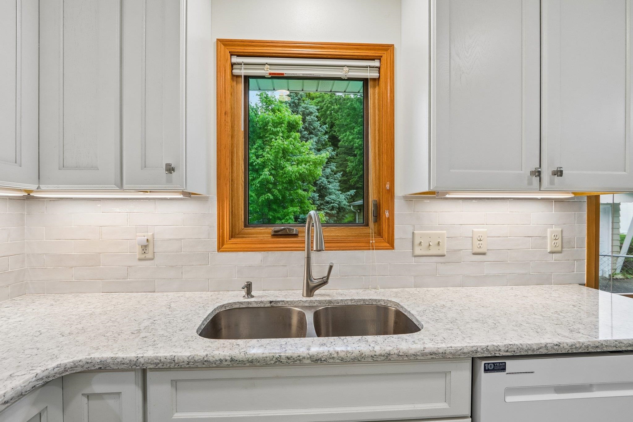 5006 Violet Lane Madison, WI 53714 - Photo 15 of 34