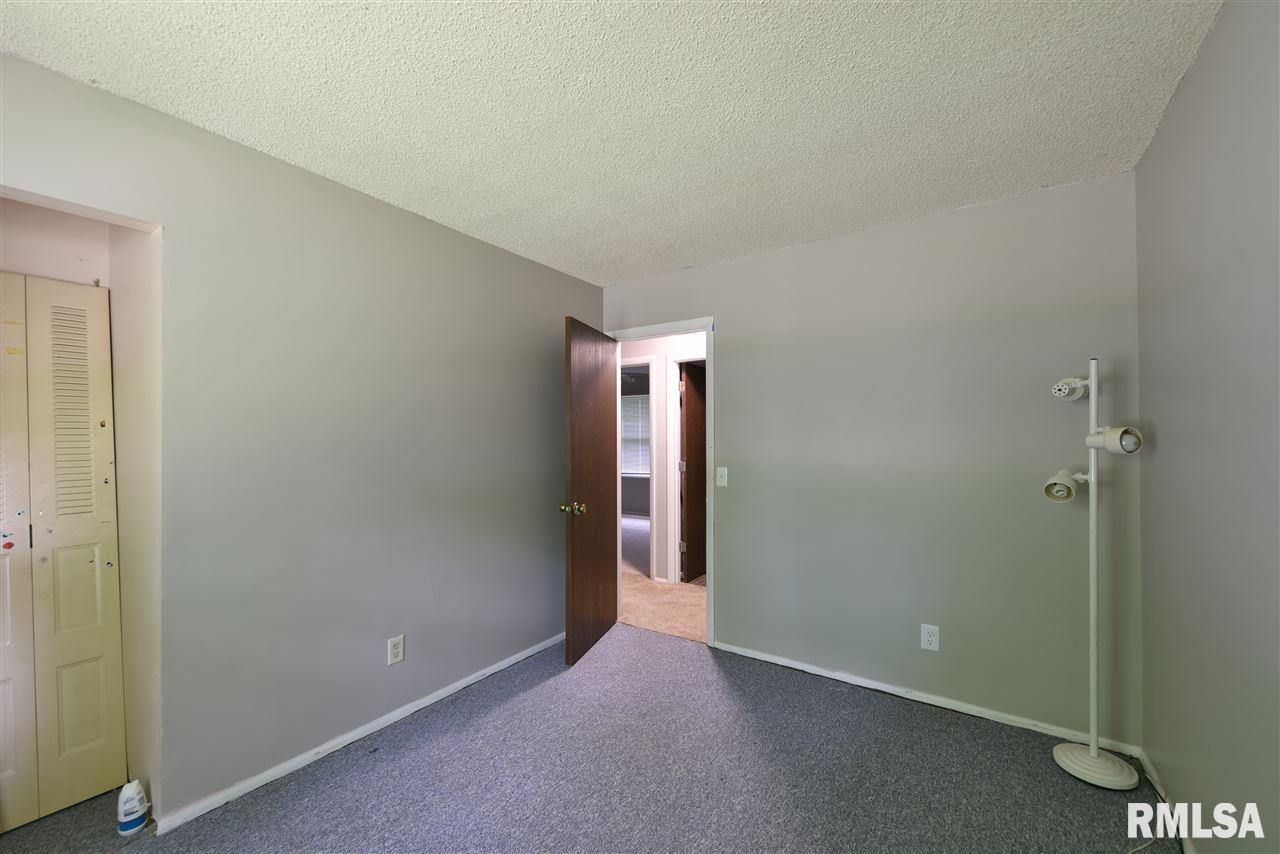 2916 Somerton Road Springfield, IL 62702 - Photo 13 of 34