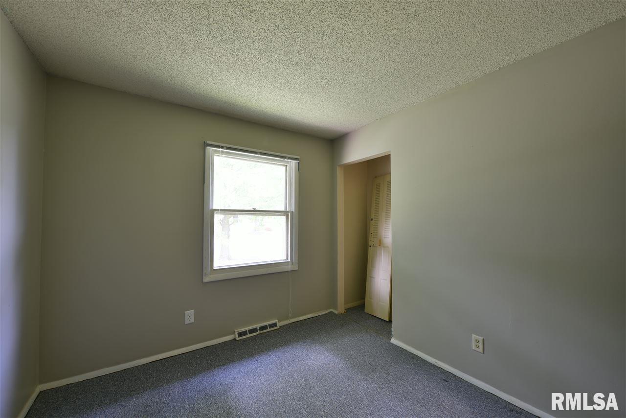 2916 Somerton Road Springfield, IL 62702 - Photo 14 of 34