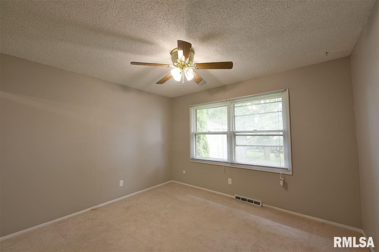 2916 Somerton Road Springfield, IL 62702 - Photo 15 of 34