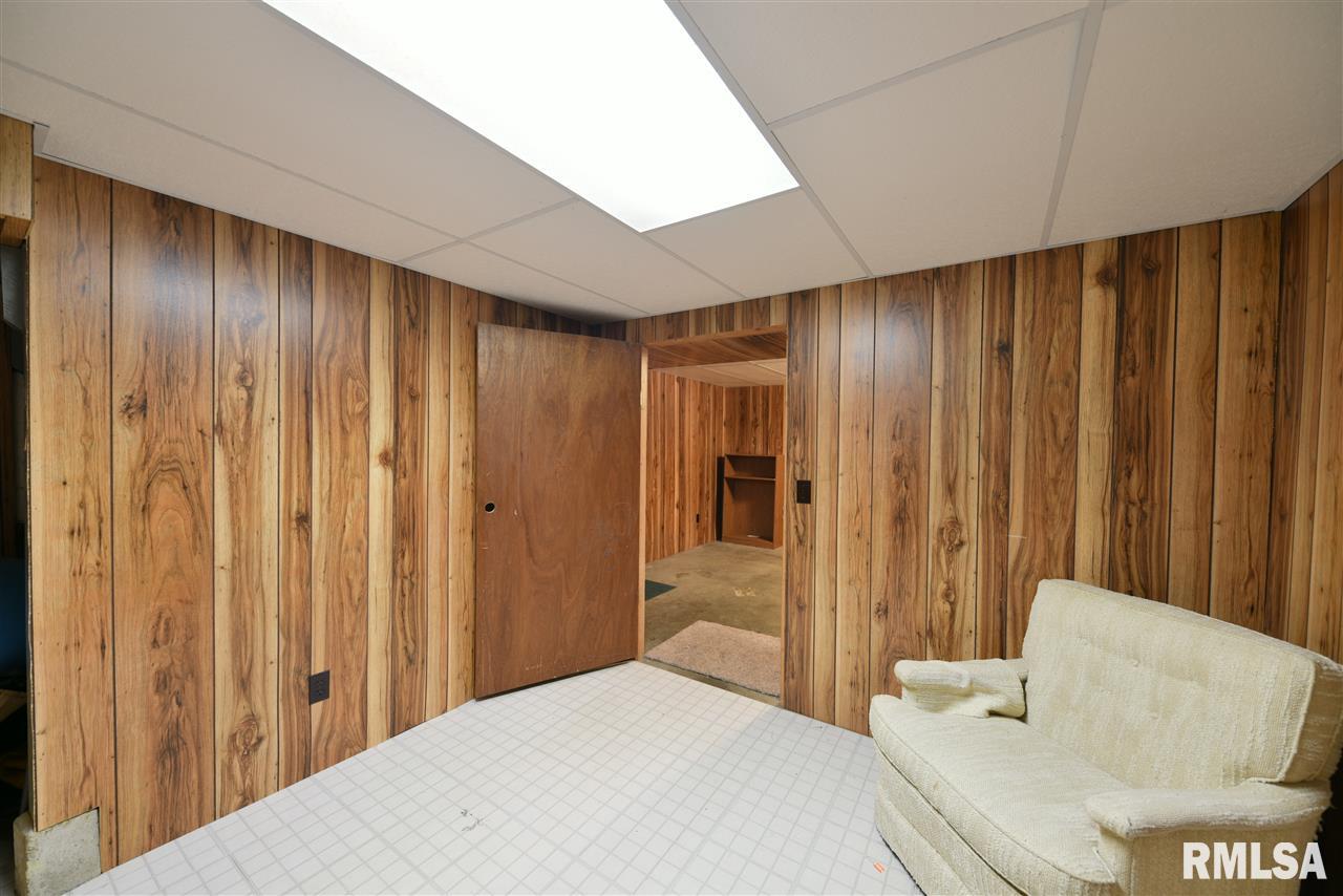 2916 Somerton Road Springfield, IL 62702 - Photo 25 of 34
