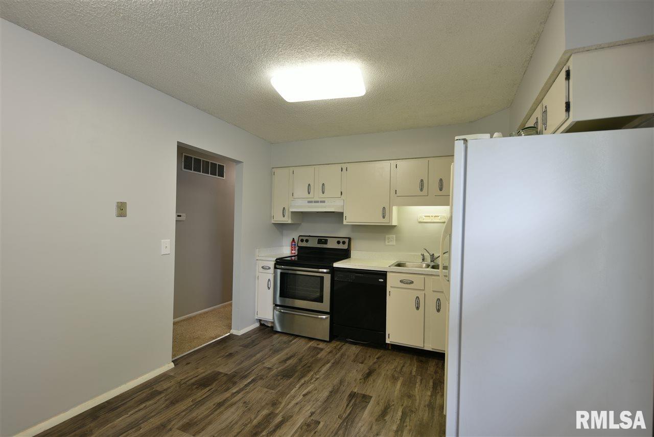 2916 Somerton Road Springfield, IL 62702 - Photo 10 of 34