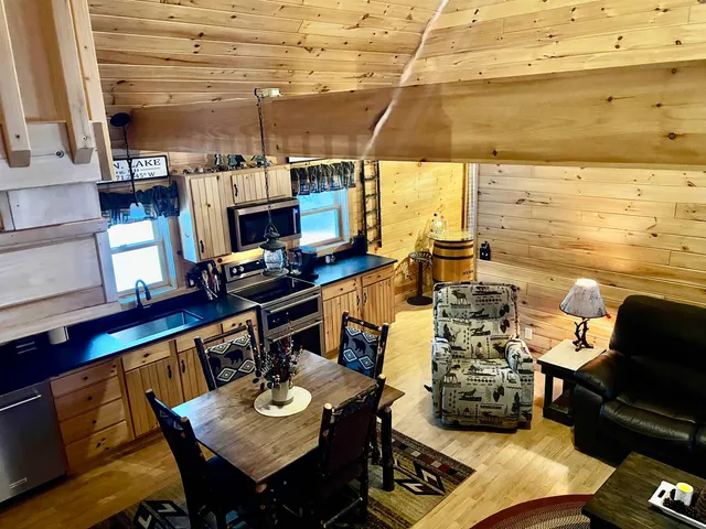 $444,000 | 33 Timberland Road, Pittsburg, NH 03592